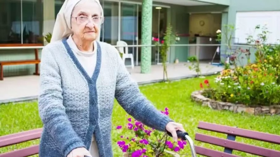 Brasil:  Freira se torna a pessoa mais velha do mundo aos 116 anos