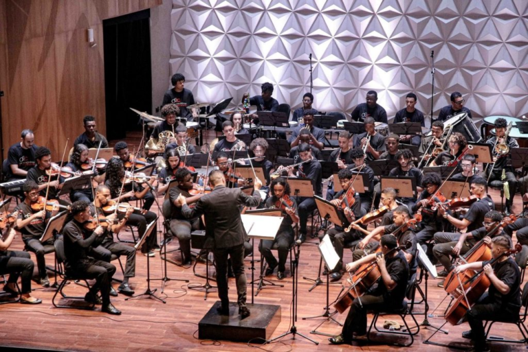 Rio de Janeiro: Carlos Bolsonaro cria programa de música clássica nas escola municipais